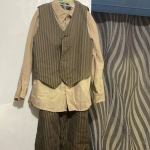 Little boys outfit size 6